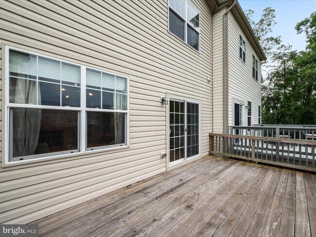 Building Photo - 104 Notions Ct