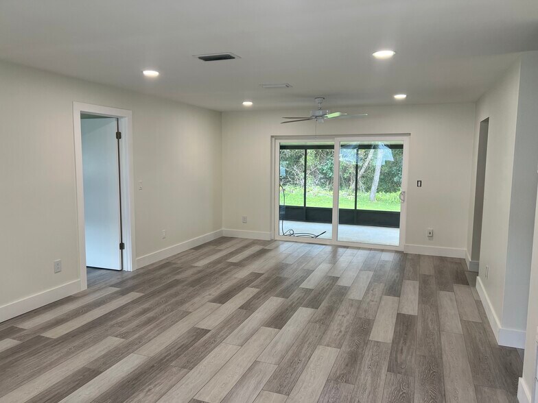 Building Photo - 968 Salzedo Ave