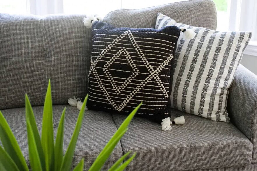 Building Photo - 3582 Silsby Rd