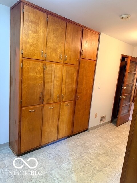 Building Photo - 6718 Twin Brooks Dr