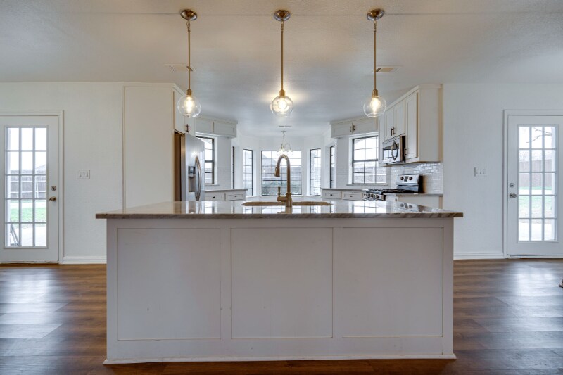 Building Photo - 3901 High Rd