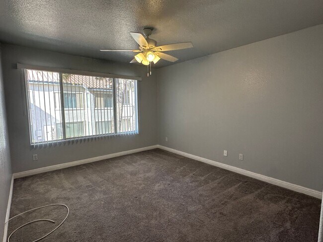 Building Photo - Las Vegas 2 bedroom condo for rent.