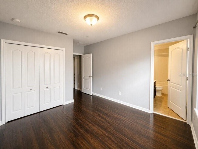 Building Photo - 373 Old Farm Ln