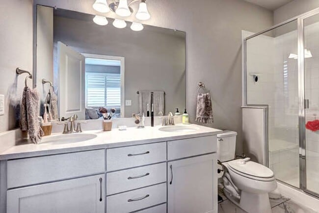 Building Photo - Evolve Real Estate: AVAILABLE 8/1/25! Stun...