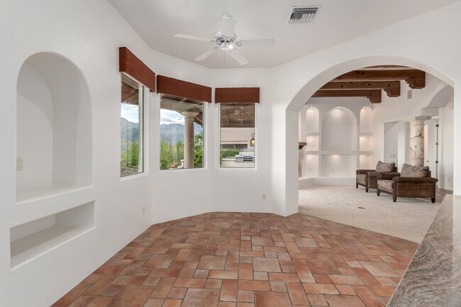 Catalina Foothills 4 bedroom 4 bath Home located in prestigious Canyon Ridge. 270-degree VIEWS! - 4667 N Rocky Crest Plz