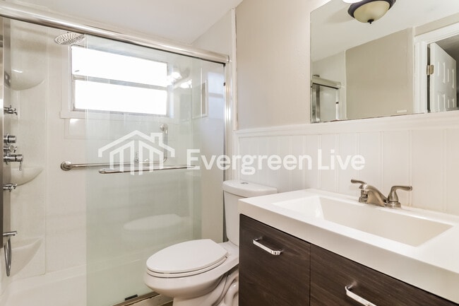 Building Photo - 3430 Peterborough St