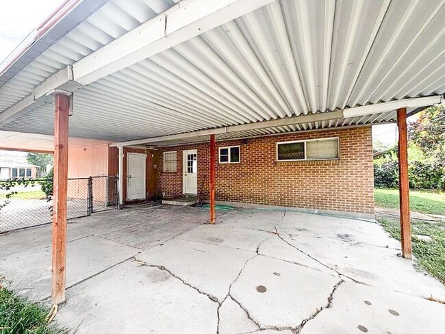 Building Photo - 1st Month Rent FREE!!! 3BR 1BA Home w/ Fresh Flooring • Private Backyard in Salt Lake City