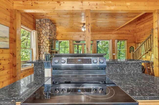 Building Photo - 417 Hickory Ridge Dr