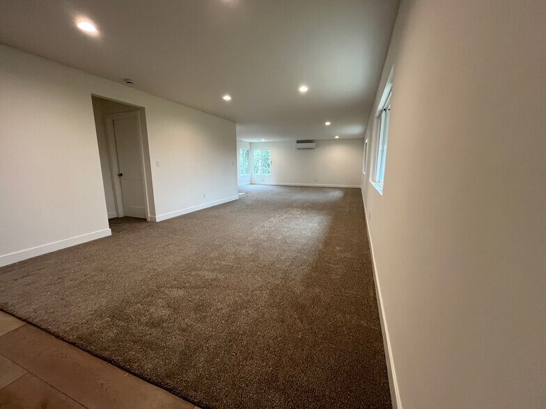 Upstairs great room - 13642 Brooks Rd