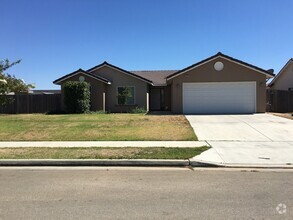 Building Photo - Home for rent Sanger Ca