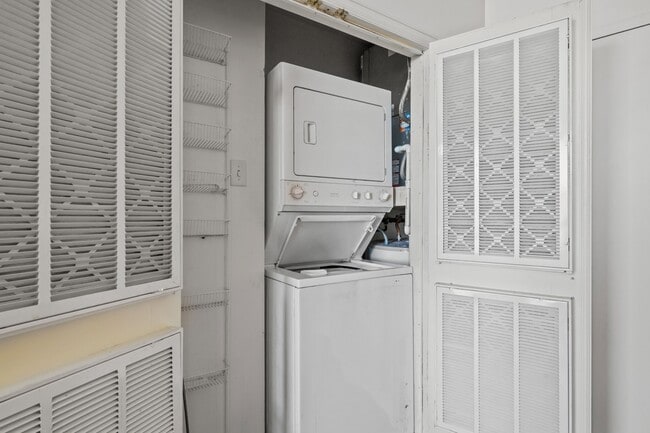 Building Photo - 915 Franklin St