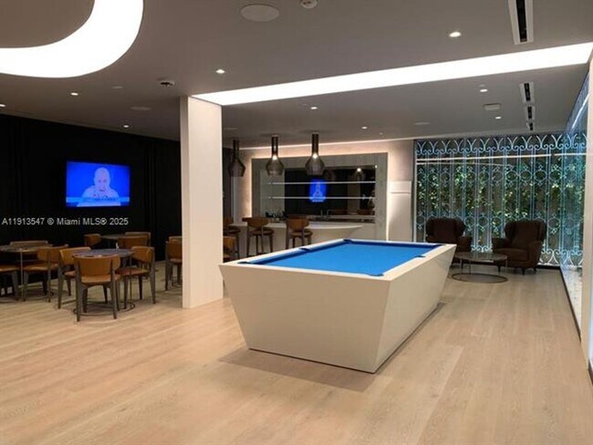 Building Photo - 1000 Brickell Plaza