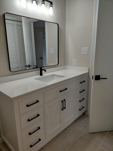 Building Photo - 5928 Crossfield Dr