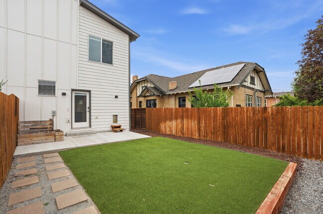 Building Photo - $3,940.95 - 3 Bed, 2.5 Bath Townhome In Denver with Central AC and Outdoor Space!