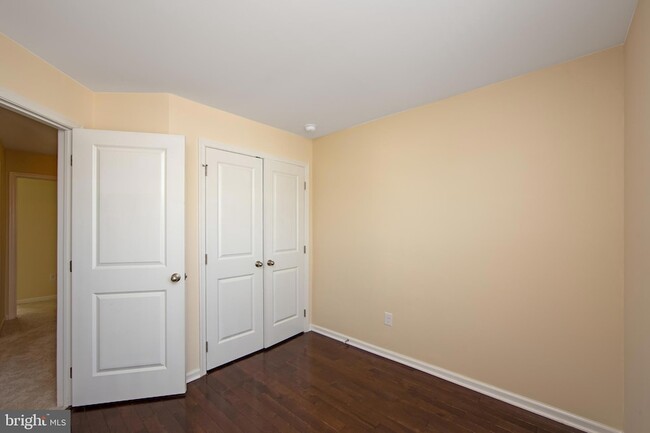 Building Photo - 421 Dogwood Dr