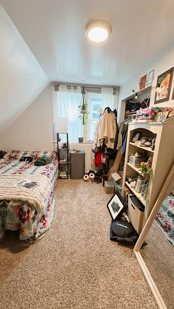 Building Photo - PRELEASE:  4+bdrm/1bath near WWU + Sehome Hill