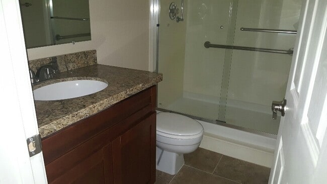 Building Photo - UNFURNISHED SINGLE FAMILY HOME