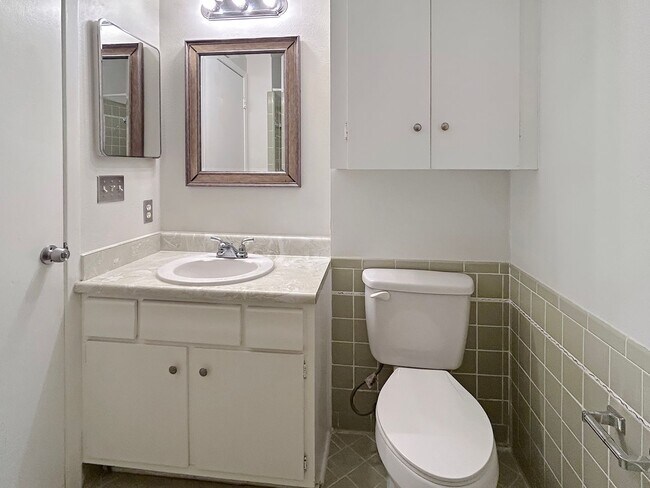 Building Photo - Charming 3-Bedroom Home in Sought-After Li...
