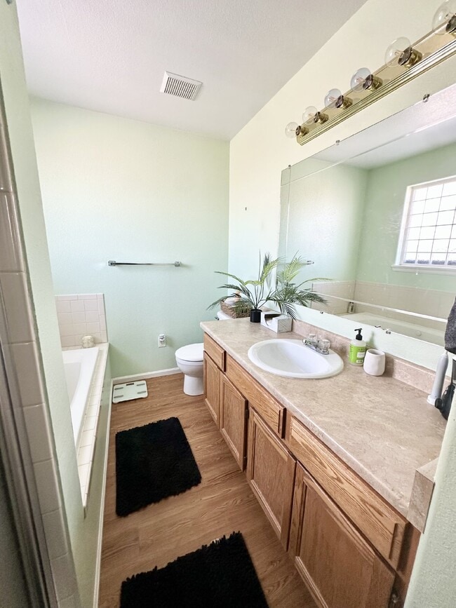 Building Photo - "Charming 3-Bedroom Gem on Laramie Street”