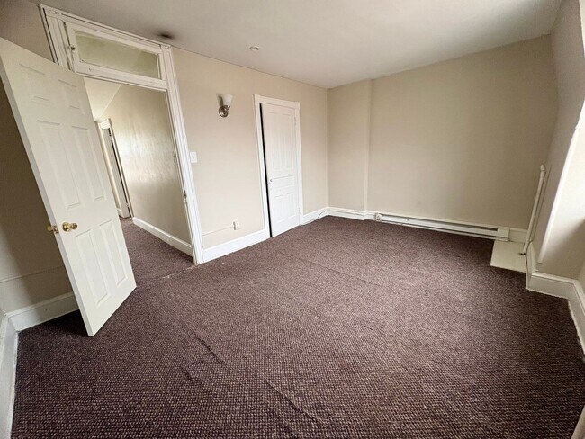 Building Photo - 1224 Eckert Ave