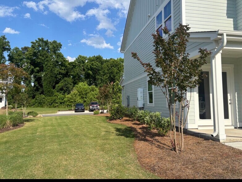 Building Photo - 1007 Tidal Ln