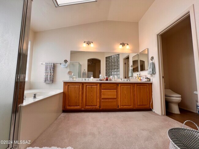 Building Photo - 14248 N Cirrus Hill Dr