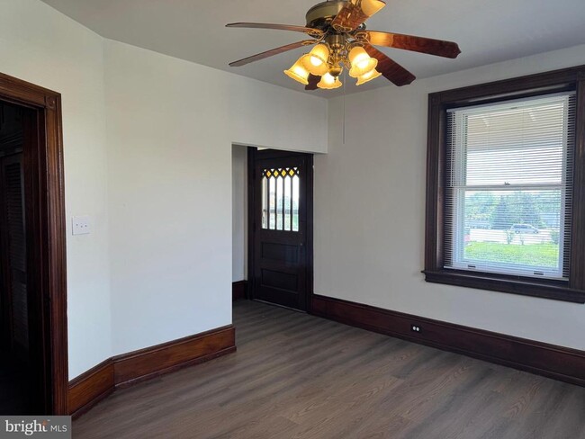 Building Photo - 3009 Ridge Pike