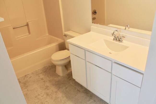 Building Photo - Chicks Beach Living! 3BR/2.5BA - Attached Garage, Private Cul-de-sac- Minutes to the BAY!
