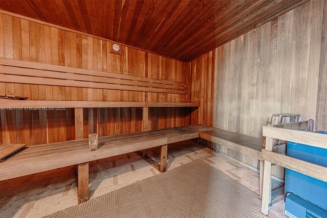 Building Photo - 31 SE 5th St