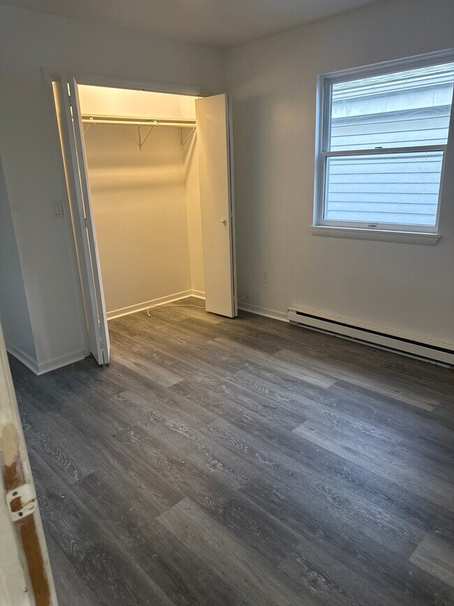 Building Photo - 21 Bleecker Pl