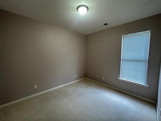Building Photo - 1108 Washington Dr