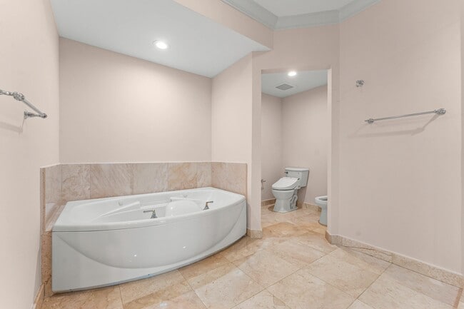 Building Photo - 550 SE Mizner Blvd