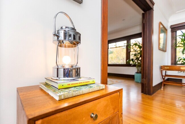 Living - 5850 Foothill Dr