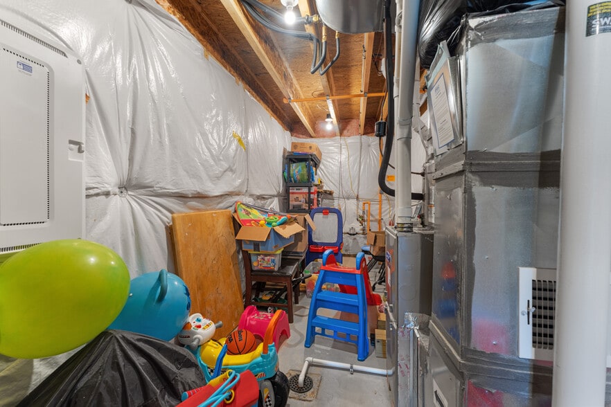 Building Photo - 5103 Spruce Rd