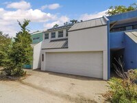 Building Photo - 3407 Roseland St