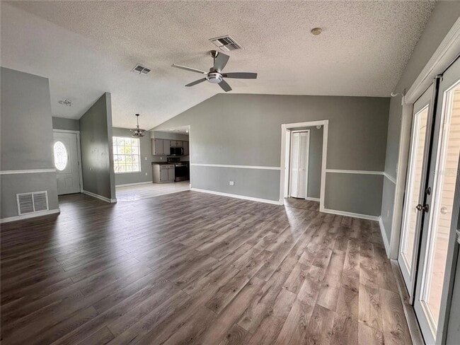 Building Photo - 4125 E Vista Ct