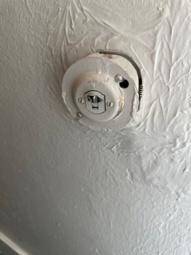 Building Photo - 11 Pleasant St