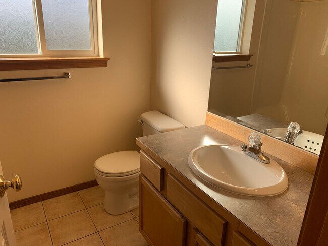 Building Photo - Racine Street 2609/ 2611