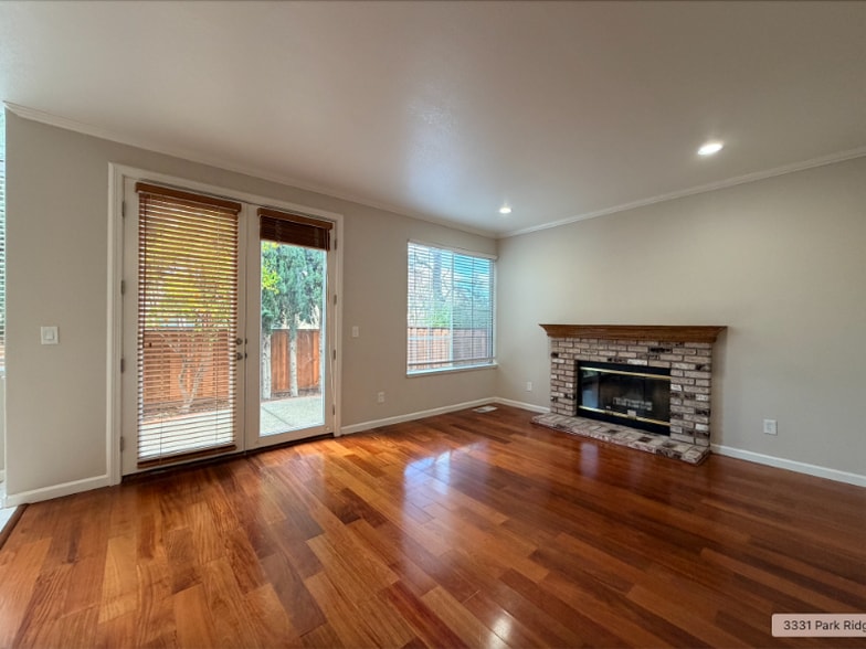 Building Photo - 317 Winged Terrace