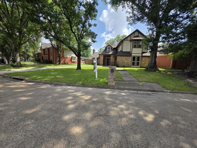 Primary Photo - 4219 Meadowchase Ln