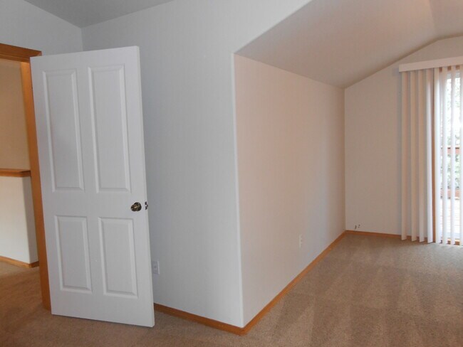 Building Photo - 20946 Lupine Ave
