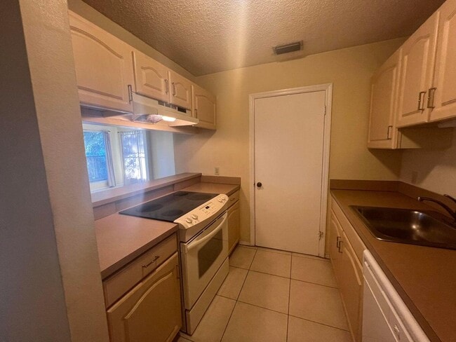 Building Photo - 2301 N Congress Ave