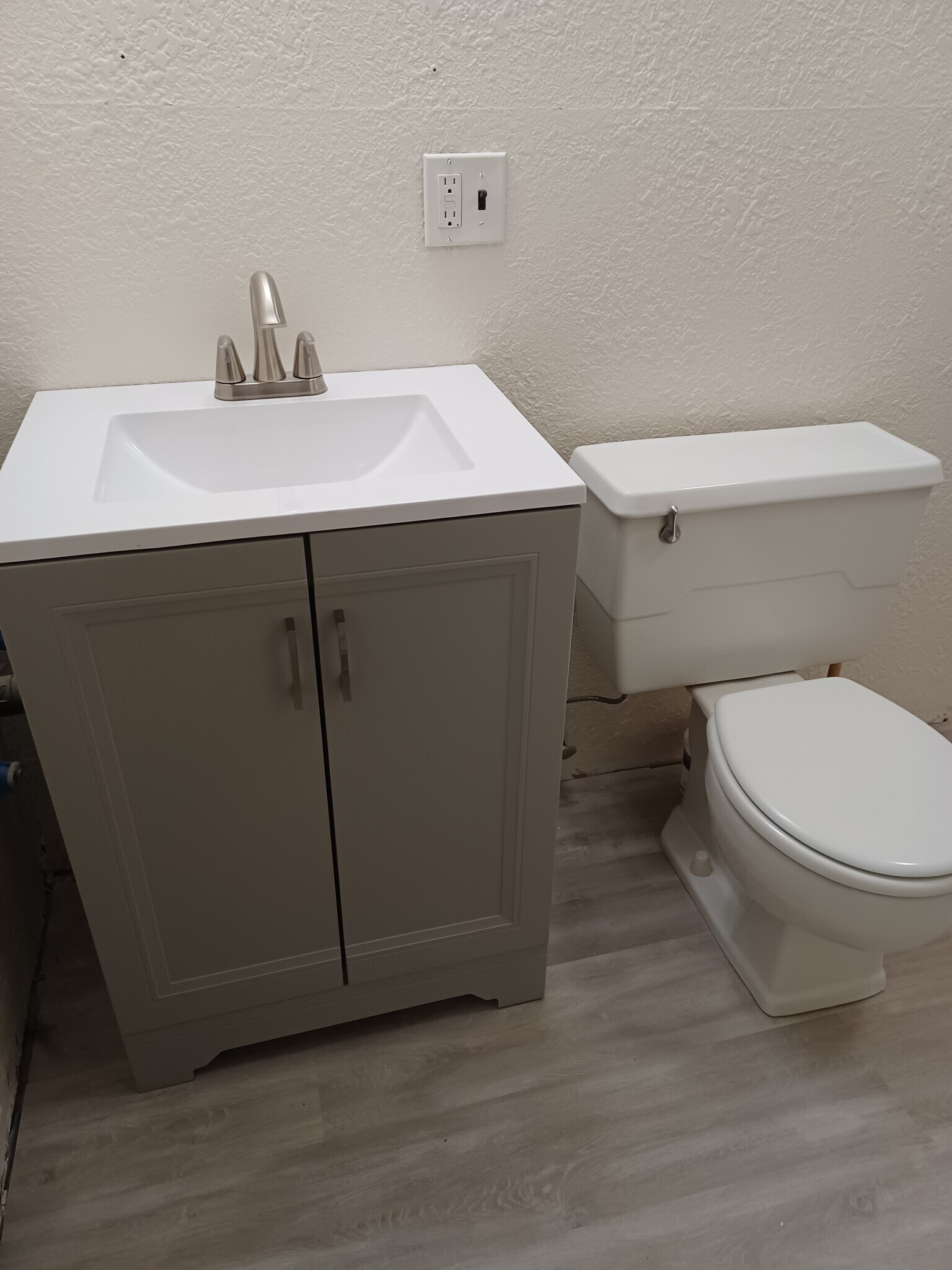 Building Photo - 923 SW City View St