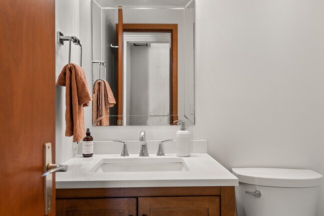 Building Photo - 126 Edgewood Ln