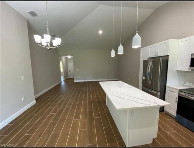 Building Photo - 117 Meadow Rd