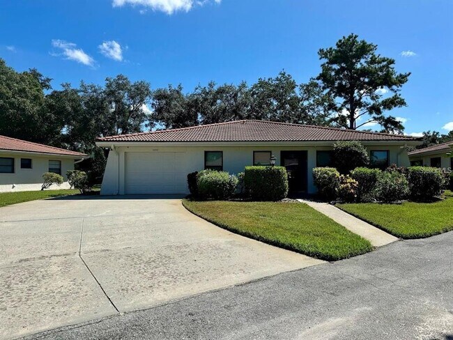 Building Photo - 5033 Vivienda Way