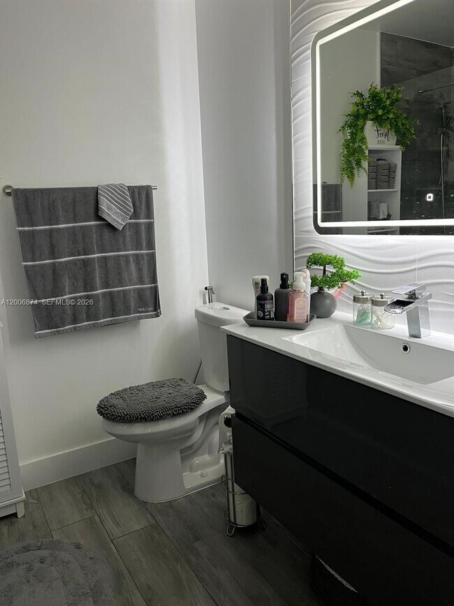 Building Photo - 1155 NW 123rd Ct