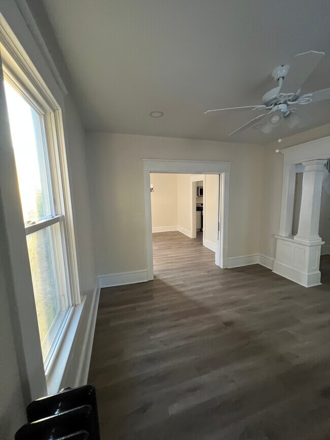 Building Photo - 815 Grove St