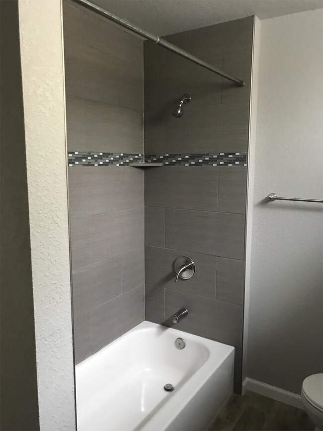 Building Photo - 1325 10th Ave