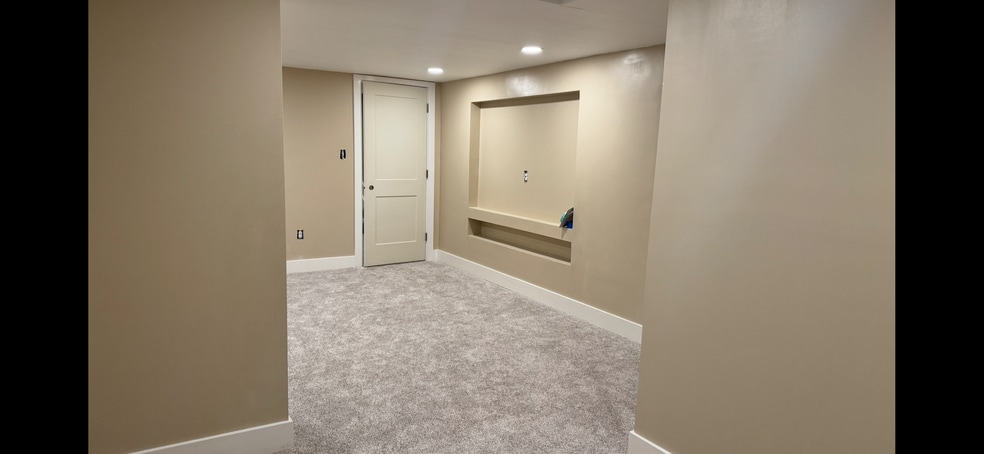 Building Photo - 1103 Ravenwood Ave